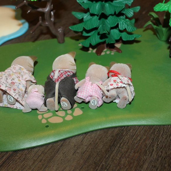 Calico Critters Sylvanian Families Sandy Rumpus Tabby Cat Family Set Of 7 - Picture 6 of 7